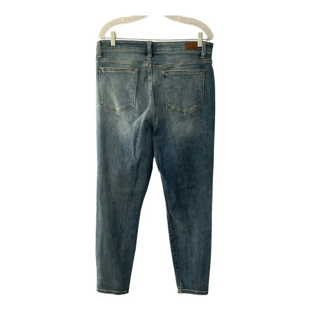 Judy Blue size 11 30 slim fit Women's regular wash Fit Denim Jeans